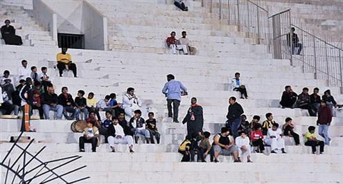 توصيات رابطة المحترفين بزيادة أسعار التذاكر يزيد من معاناة الأندية .. البيئة غير مشجعة والحضور تراجع